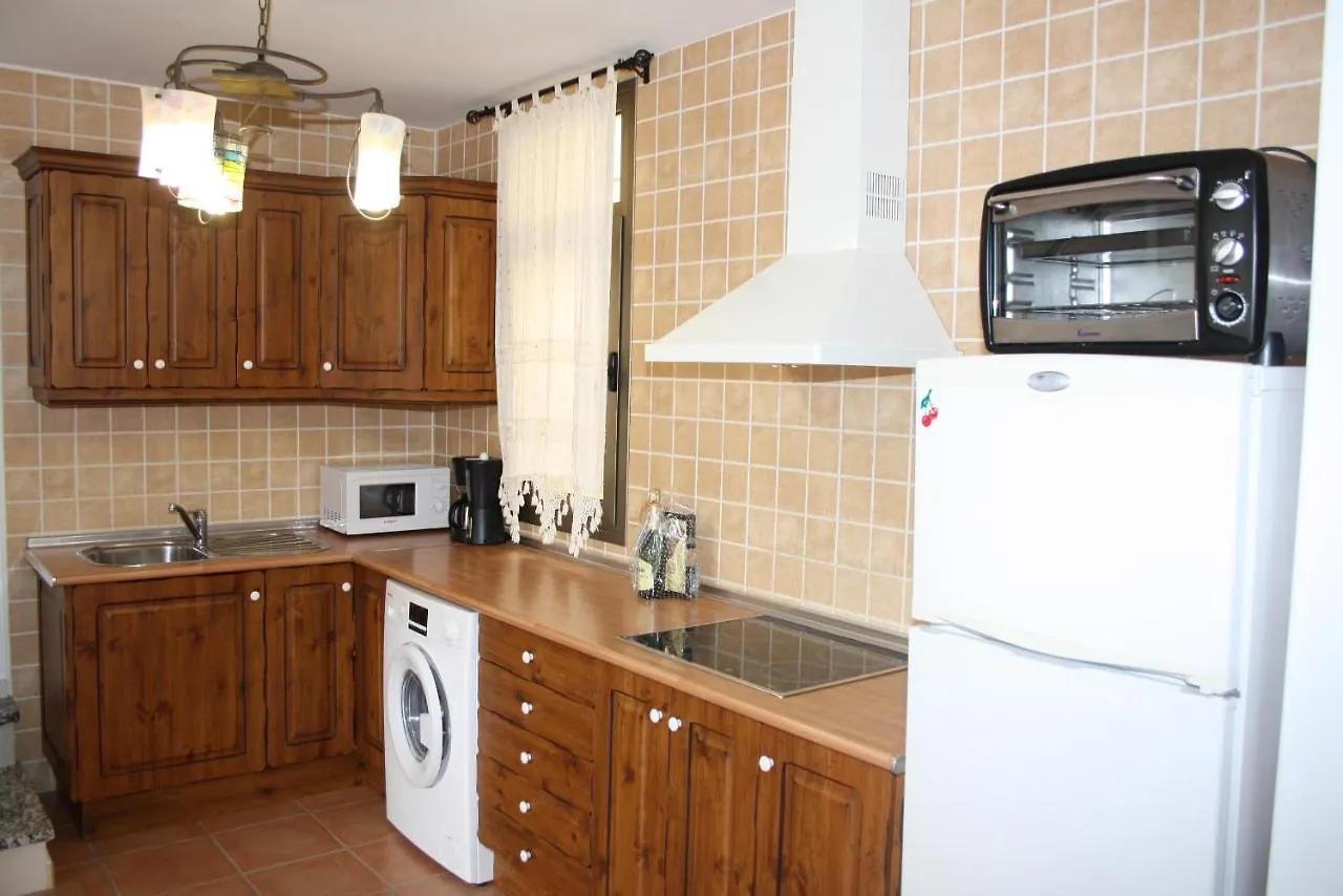 Bravo'S Apartment Cotillo 4