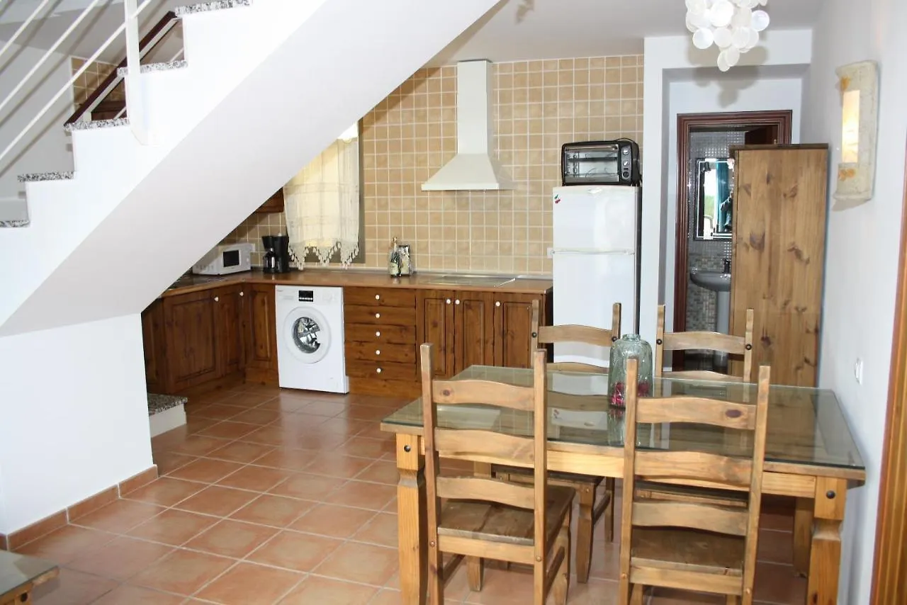 Bravo'S Apartment Cotillo 4